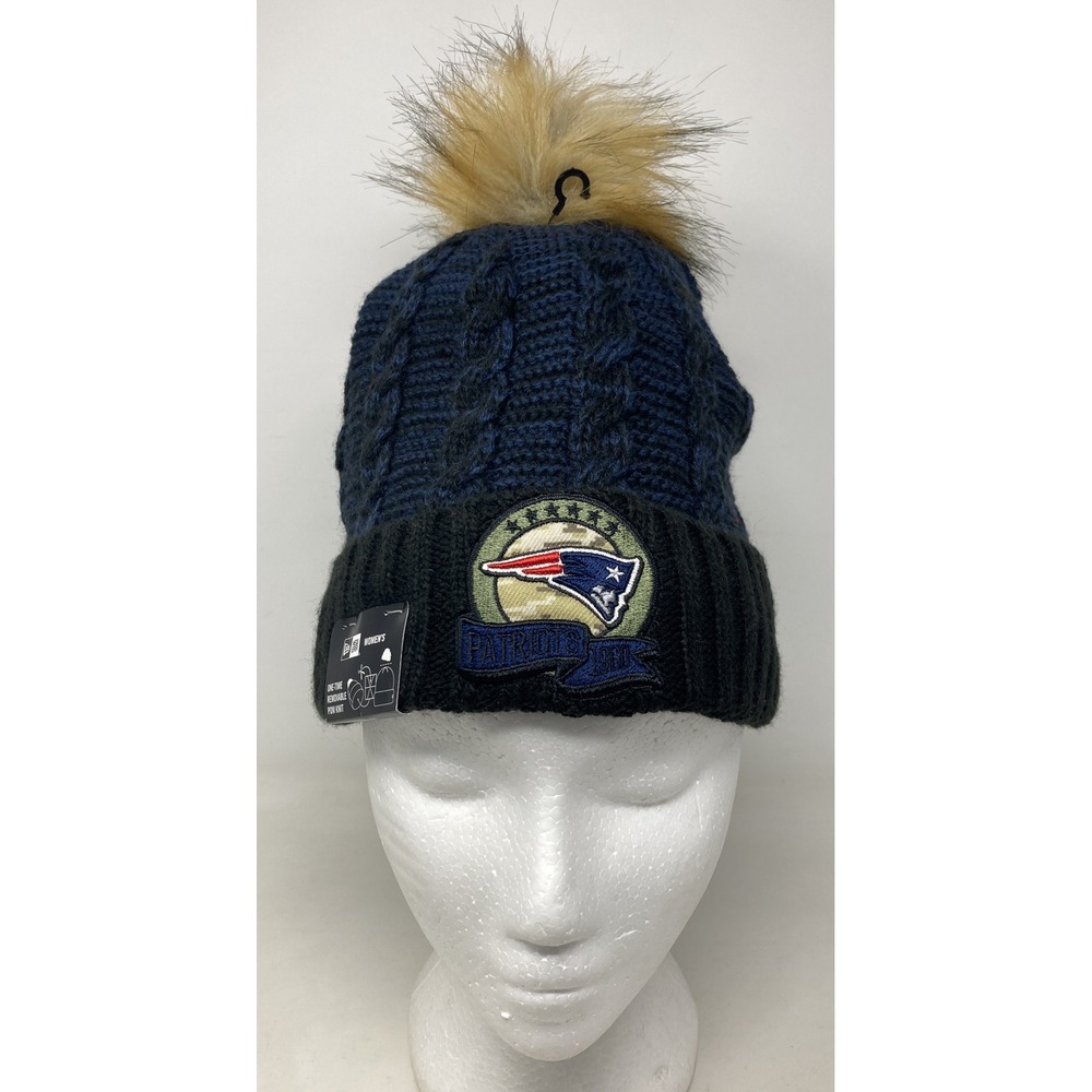 NEW ERA Womens NEW ENGLAND PATRIOTS Salute To Service POM POM Beanie Knit Hat